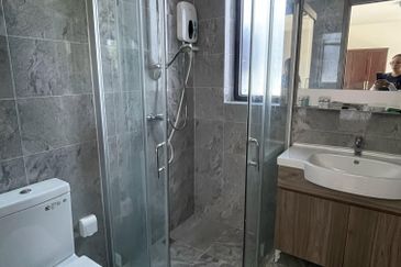 Forest City Golf Resort, Gelang Petah