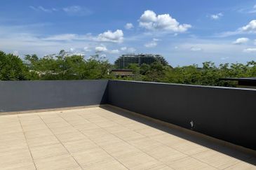 Forest City Golf Resort, Gelang Petah