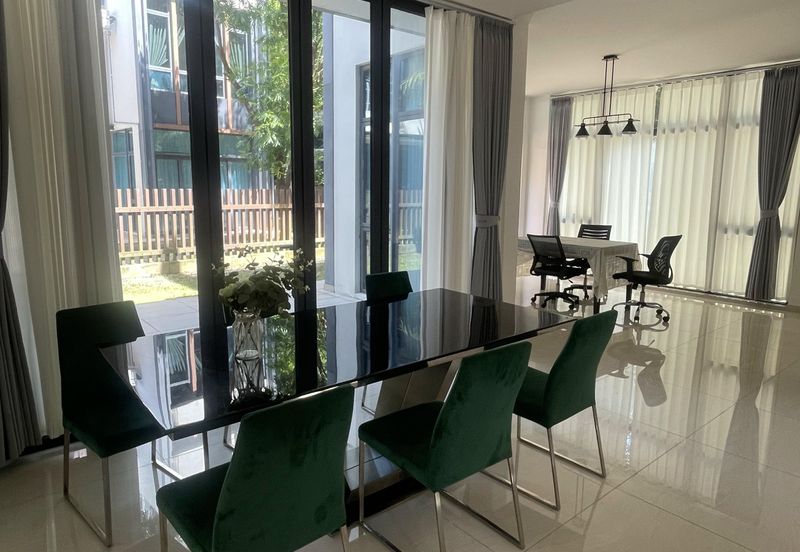 Anise Pearl @ Forest City