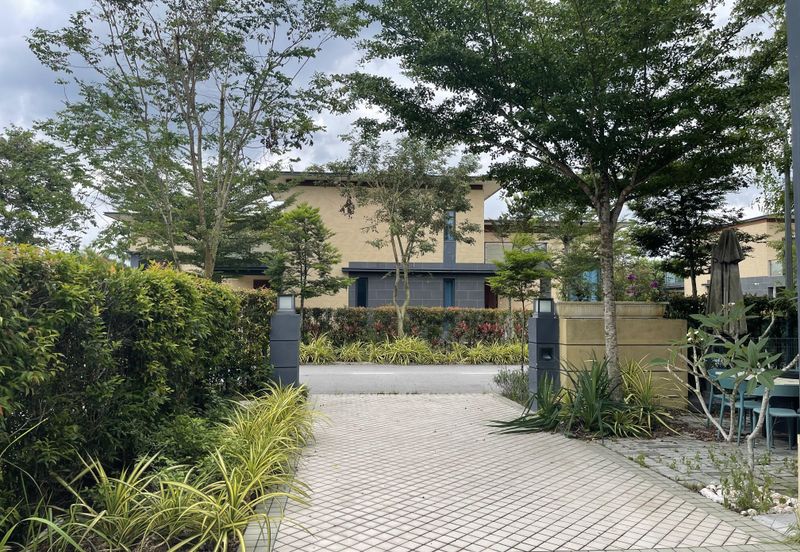 Forest City Golf Resort, Gelang Petah