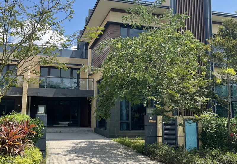 Forest City Golf Resort, Gelang Petah