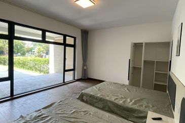 Forest City Golf Resort, Gelang Petah