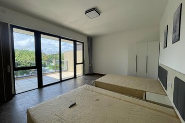 Forest City Golf Resort, Gelang Petah