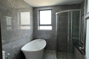 Forest City Golf Resort, Gelang Petah