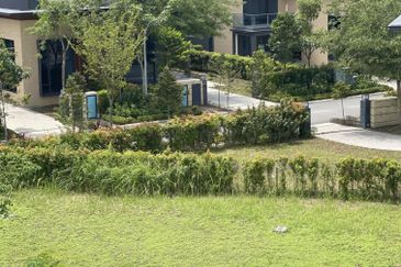 Forest City Golf Resort, Gelang Petah