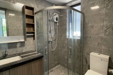 Forest City Golf Resort, Gelang Petah