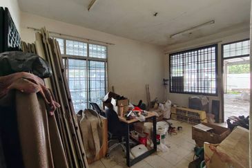 For Sale- Taman Nesa Single Storey Rare Corner Lot