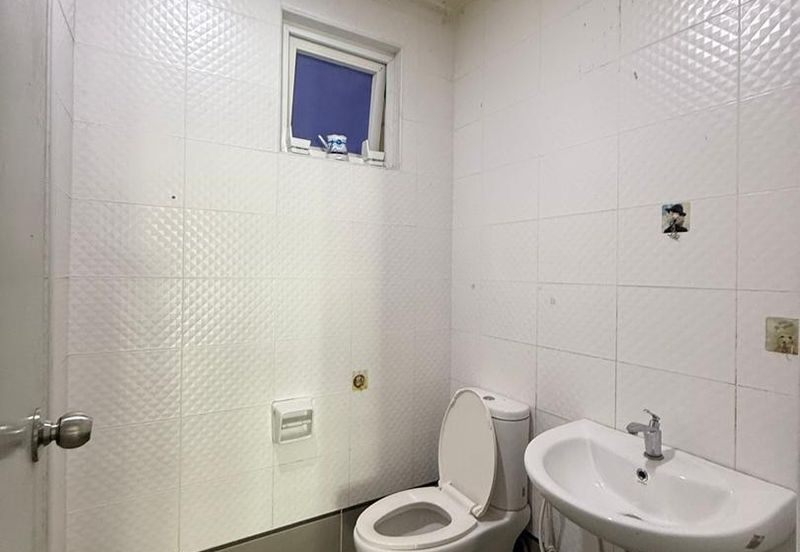 Seasons Luxury Apartments @ Amara Larkin