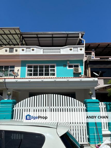 2.5 storey partially furnished, Johor, Johor Bahru