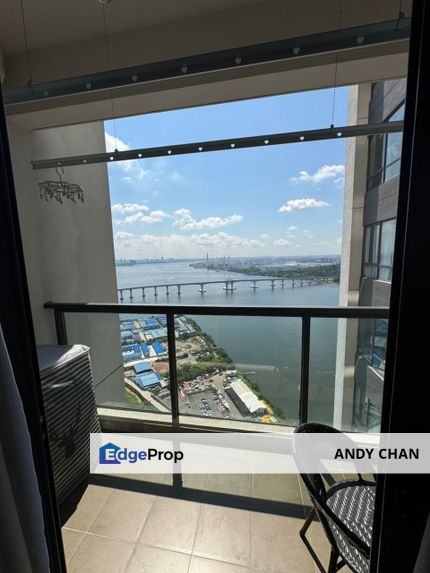 High floor unit with seaview, Johor, Johor Bahru