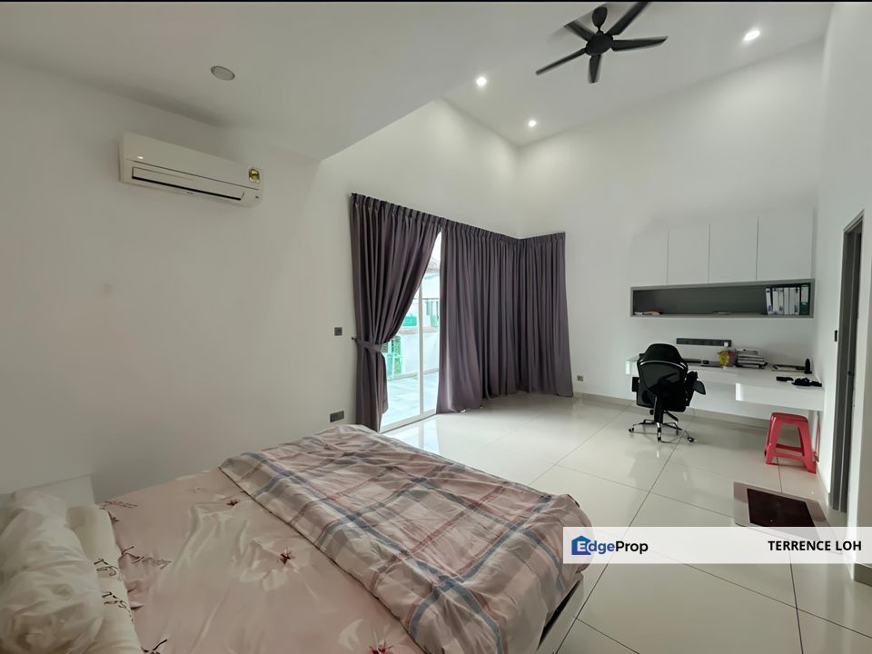 Ready to move in fully renovated cluster, Johor, Johor Bahru