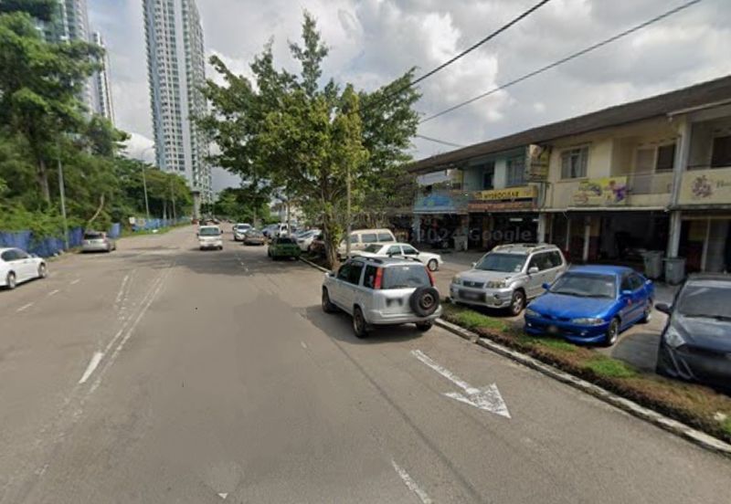 Strategically located between JB downtown