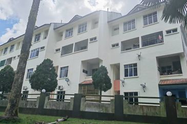 Summer Park Townhouse (Pangsapuri Alam Jaya), Bandar Baru Seri Alam