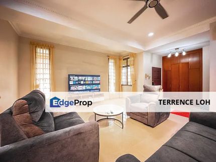 Town area bungalow house with huge land, Johor, Johor Bahru