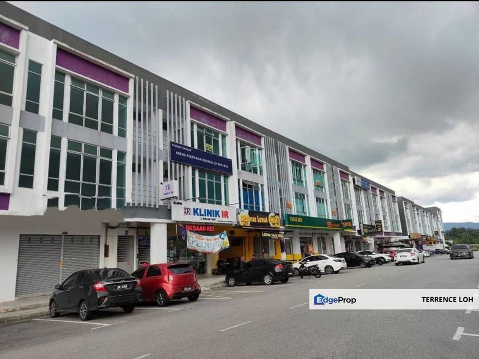 Facing main road shoplot , Johor, Senai