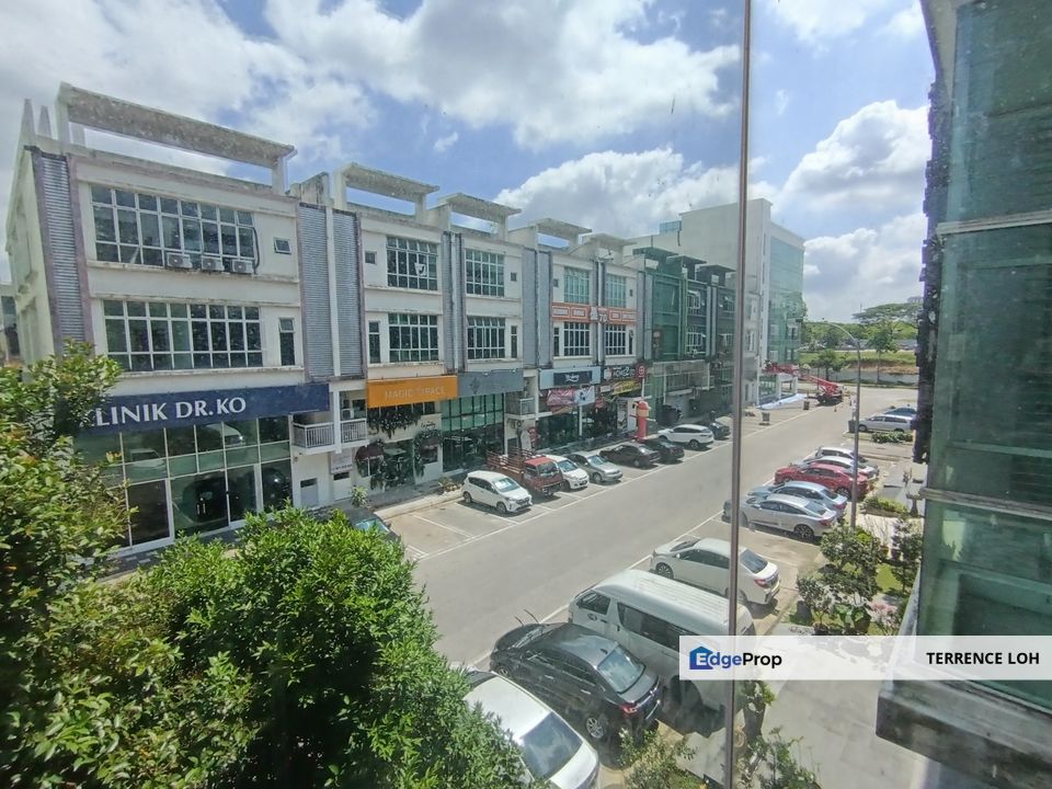 1st floor at Pusat Perdagangan Danga Utama, Johor, Skudai