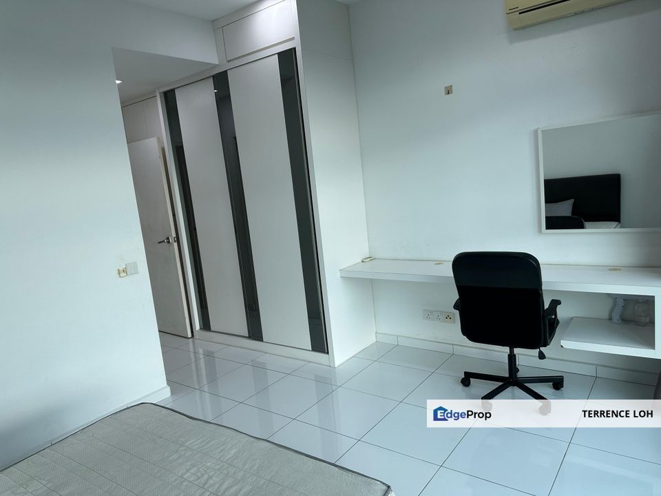 Large built up unit at prime location, Johor, Johor Bahru