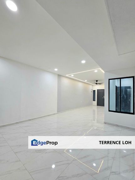 Newly renovated single storey with good access to Pasir Gudang highway and Jalan Skudai, Johor, Johor Bahru