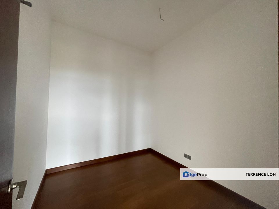 Sea view high floor unit at JB downtown, Johor, Johor Bahru