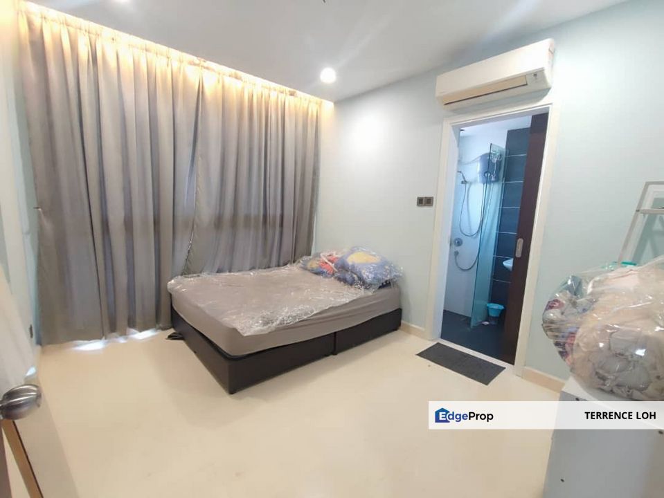 Duplex unit with walking distance to CIQ, Johor, Johor Bahru