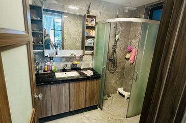 Forest City Golf Resort, Gelang Petah