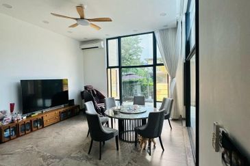 Forest City Golf Resort, Gelang Petah