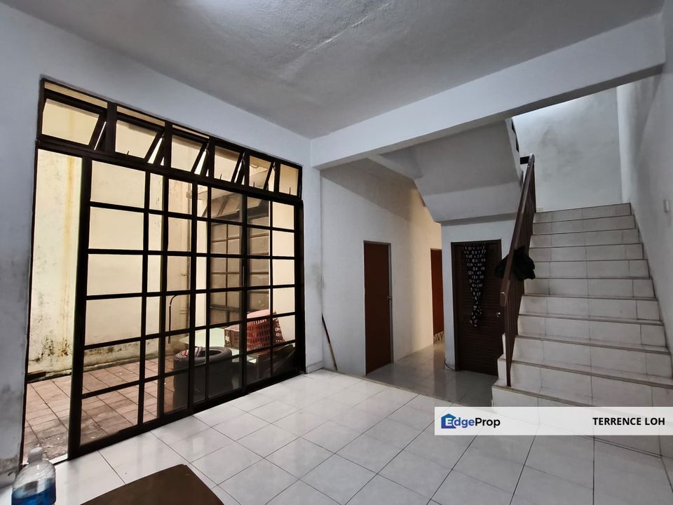 Walking distance to Econsave and multiple restaurants, Johor, Ulu Tiram