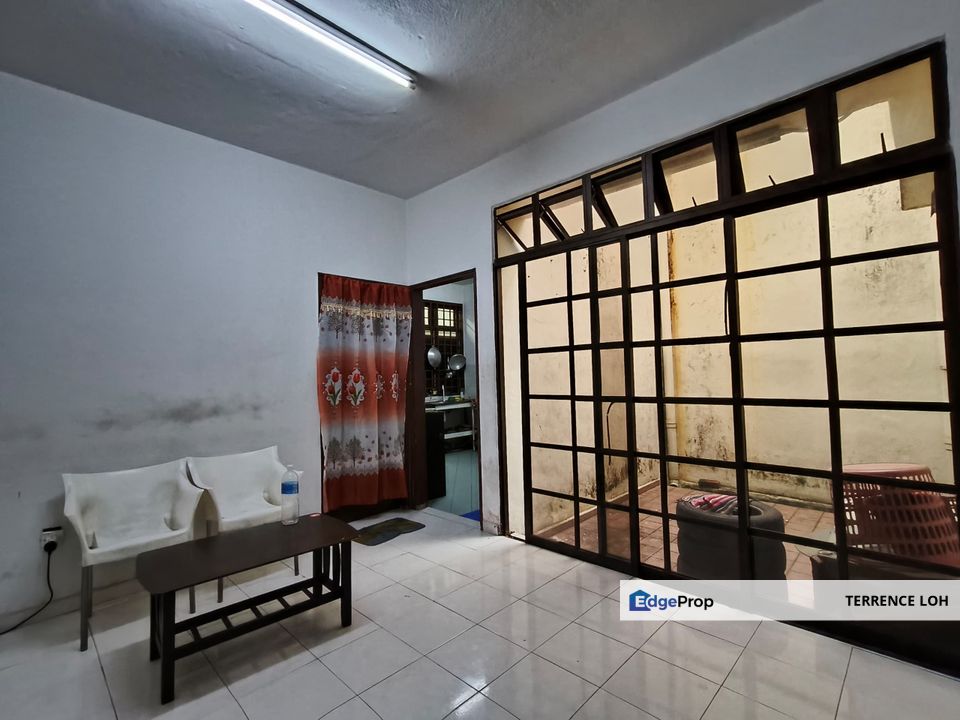 Walking distance to Econsave and multiple restaurants, Johor, Ulu Tiram