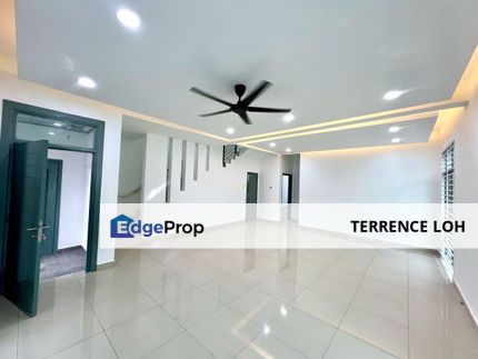 Huge built up end lot, Johor, Johor Bahru