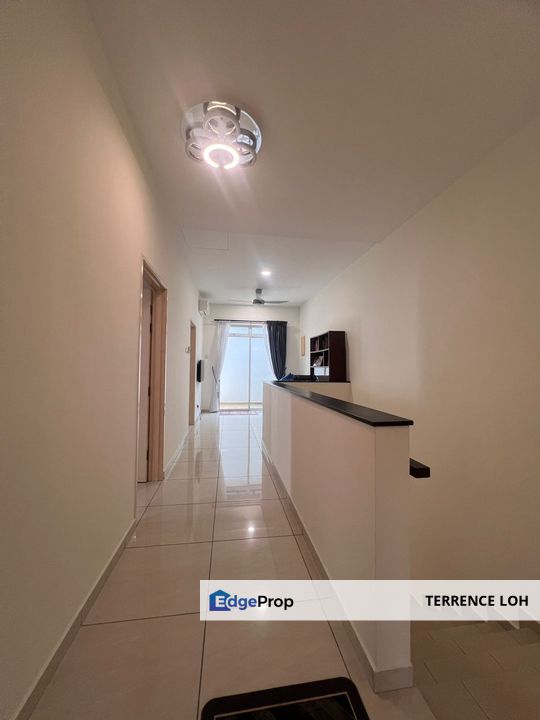 Nicely renovated with warmth cluster at quiet precint, Johor, Nusajaya