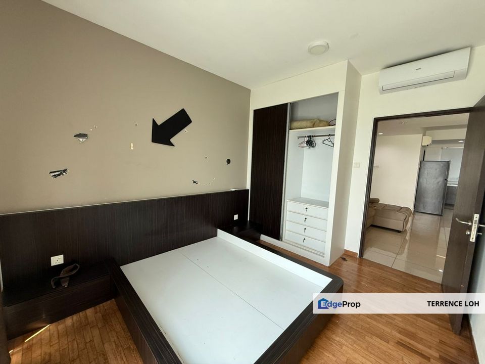 Well sought aftet high rise with huge built up, Johor, Johor Bahru