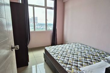 Eastbay Luxury Apartment