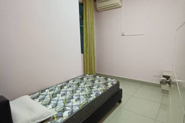 Eastbay Luxury Apartment