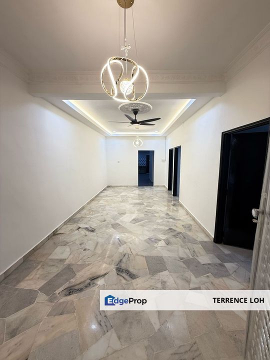 Highly sought after single storey terrace house , Johor, Kulai
