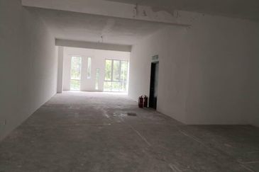 Oasis 2 @ Tropicana Danga Cove