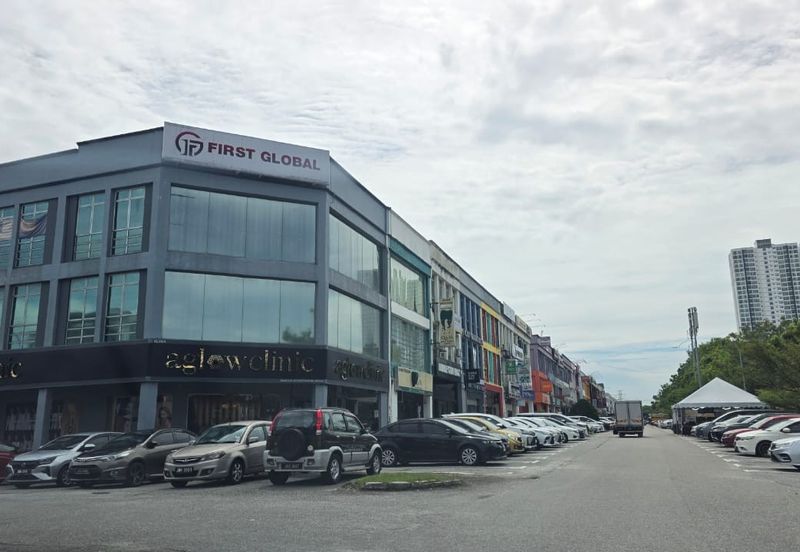 Taman Mount Austin Commercial