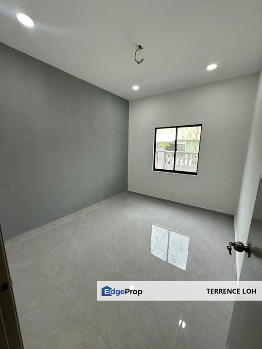 Huge semi D nearby Seri Alam walking distance to bus station, Johor, Masai