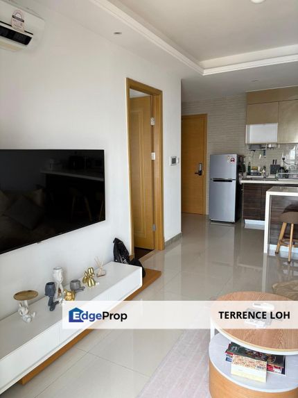 Tastefully renovated high floor unit, Johor, Johor Bahru
