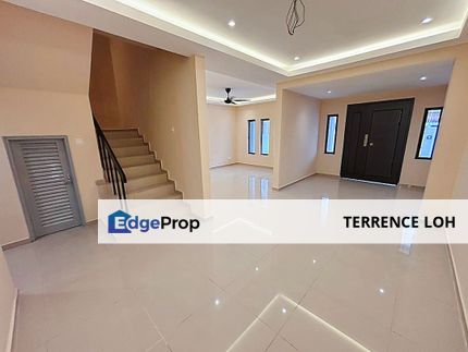 Luxuriously renovated terrace with good access to conveniences, Johor, Johor Bahru