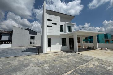 Huge land size corner bungalow with affordable selling price