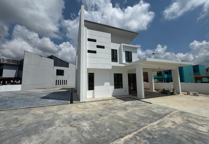 Huge land size corner bungalow with affordable selling price