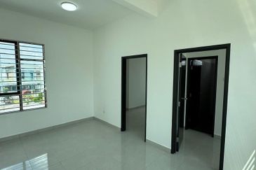 Huge land size corner bungalow with affordable selling price