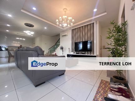 Long driveway with fully renovated condition, Johor, Nusajaya