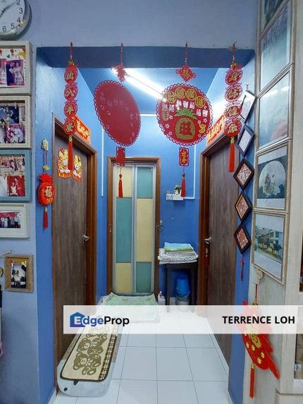 Corner unit with good access to Bukit Indah and Jalan Skudai, Johor, Skudai