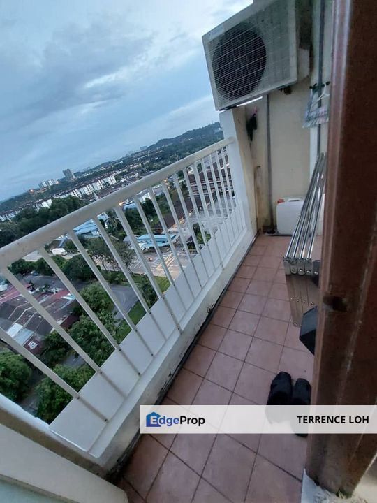 Corner unit with good access to Bukit Indah and Jalan Skudai, Johor, Skudai