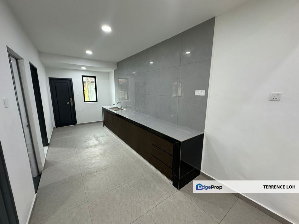 Hard to get single storey at the heart of JB downtown, Johor, Johor Bahru