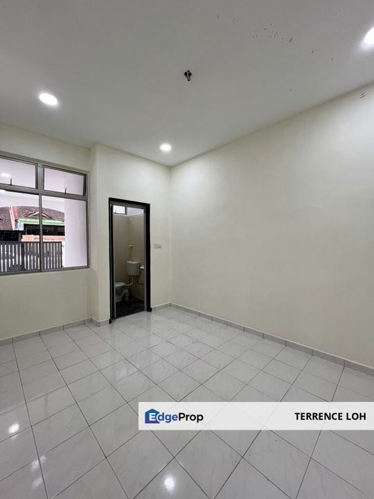 Well sought after single storey , Johor, Senai