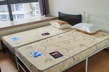 Baypoint @ Country Garden Danga Bay