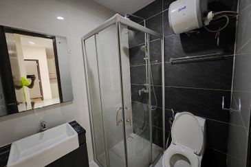 Baypoint @ Country Garden Danga Bay