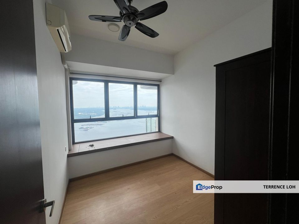 Full seaview high floor with good access to JB downtown, Johor, Johor Bahru